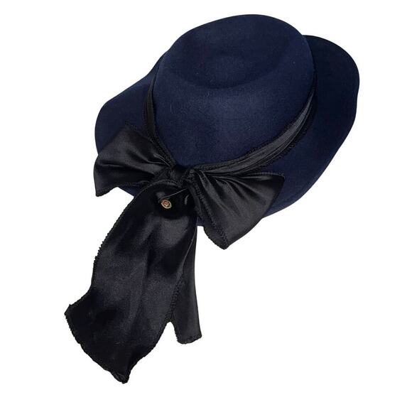 Navy bow hat with black ribbon and decorative pendant 22-inch circumference - Picture 5 of 8